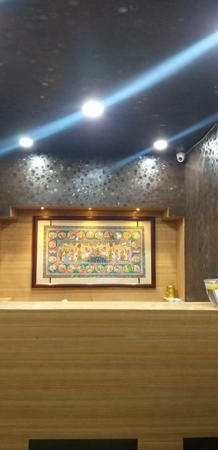 Hotel Gunjan Puri Esterno foto