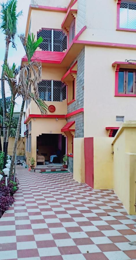 Hotel Gunjan Puri Esterno foto